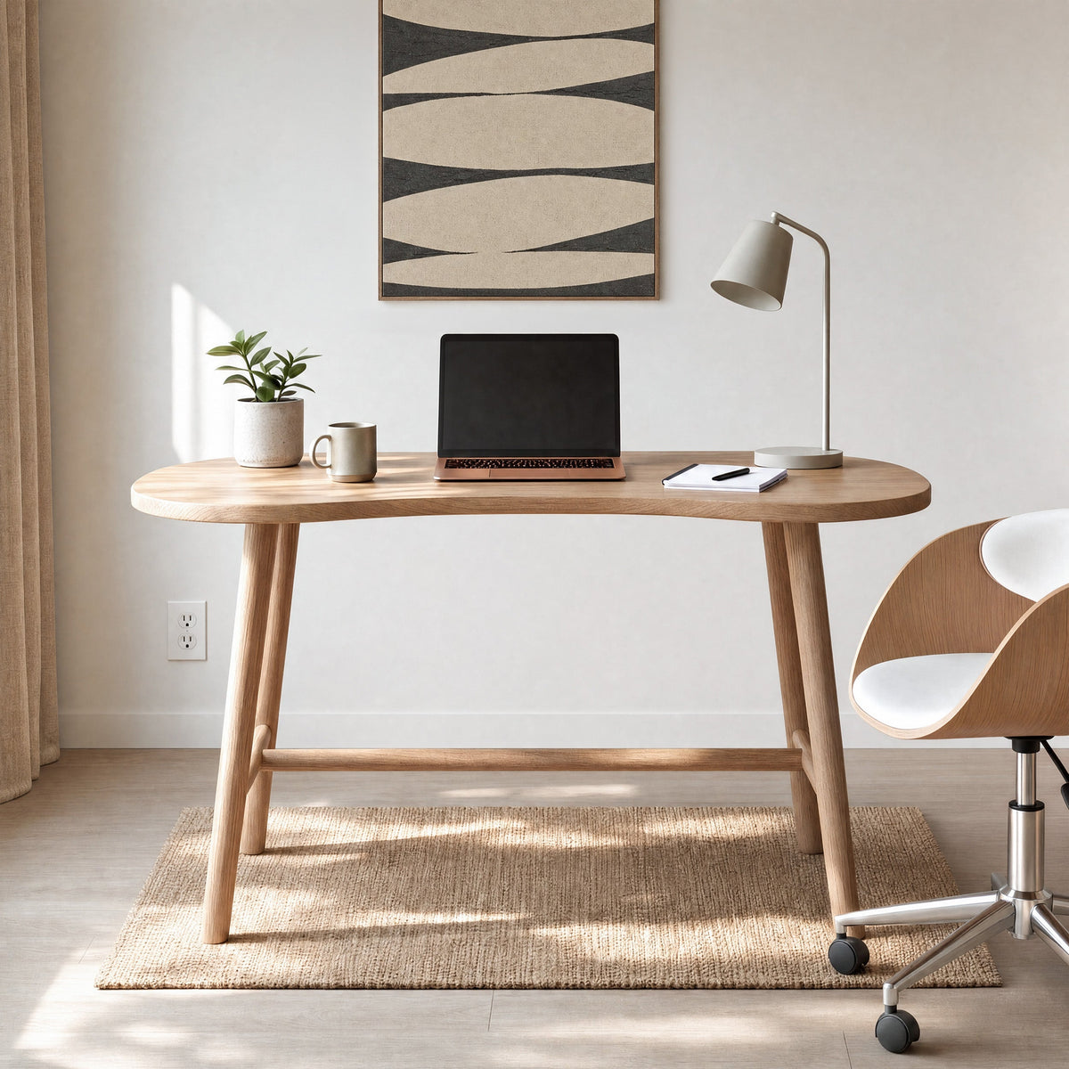 Bureau Brandan en bois massif de mindi aménagé pour le télétravail
