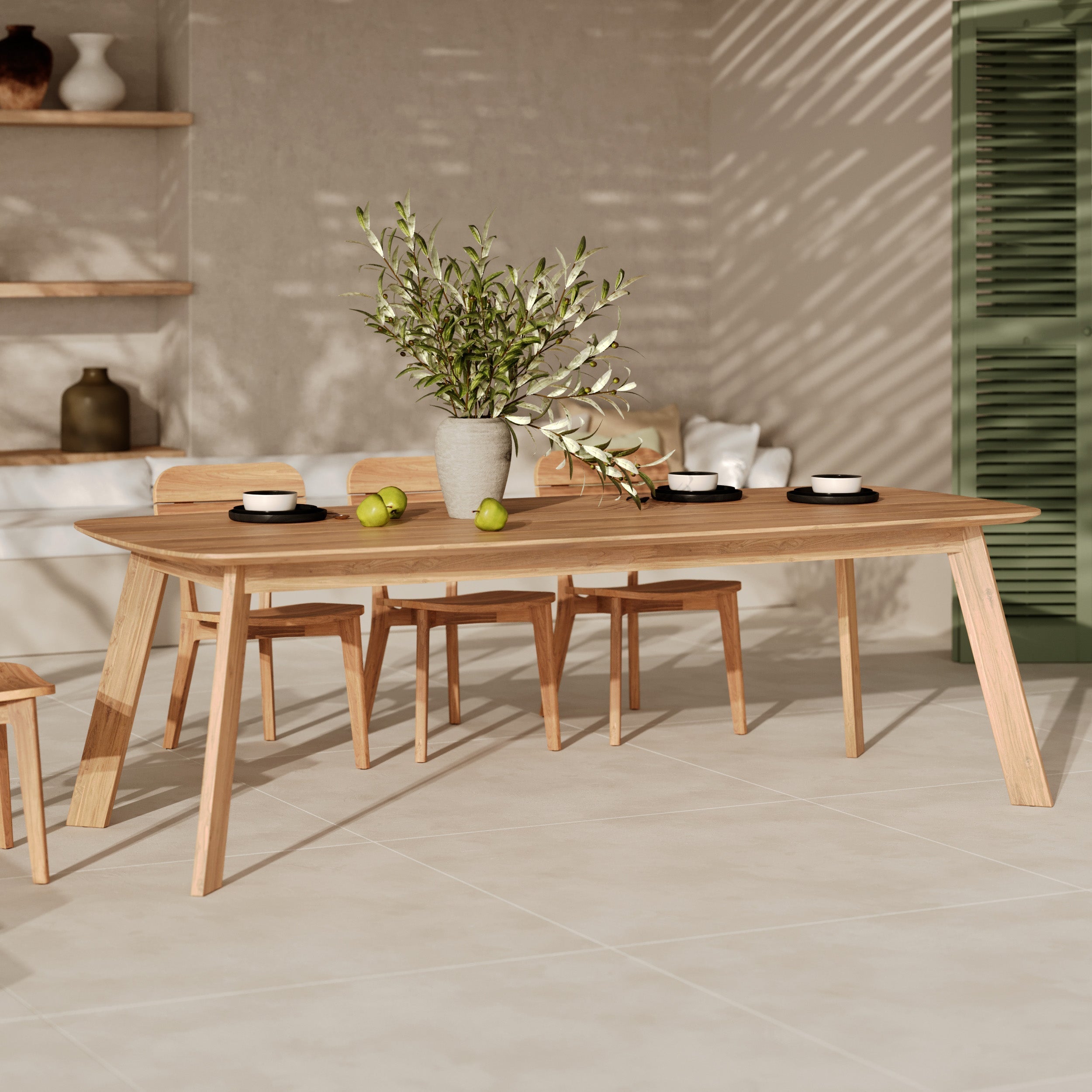 Teck recyclé : un bois durable, authentique et stable pour des meubles uniques
