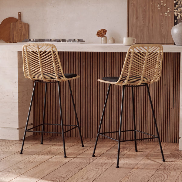 Chaise pour îlot central 66 cm Tamara en rotin naturel et noir (lot de 2)