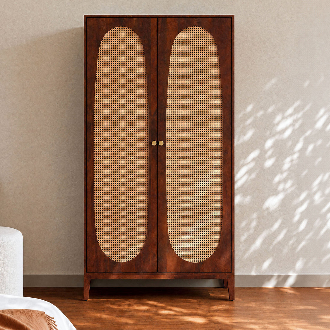 Armoire Lanka en bois de manguier avec portes en cannage tressé