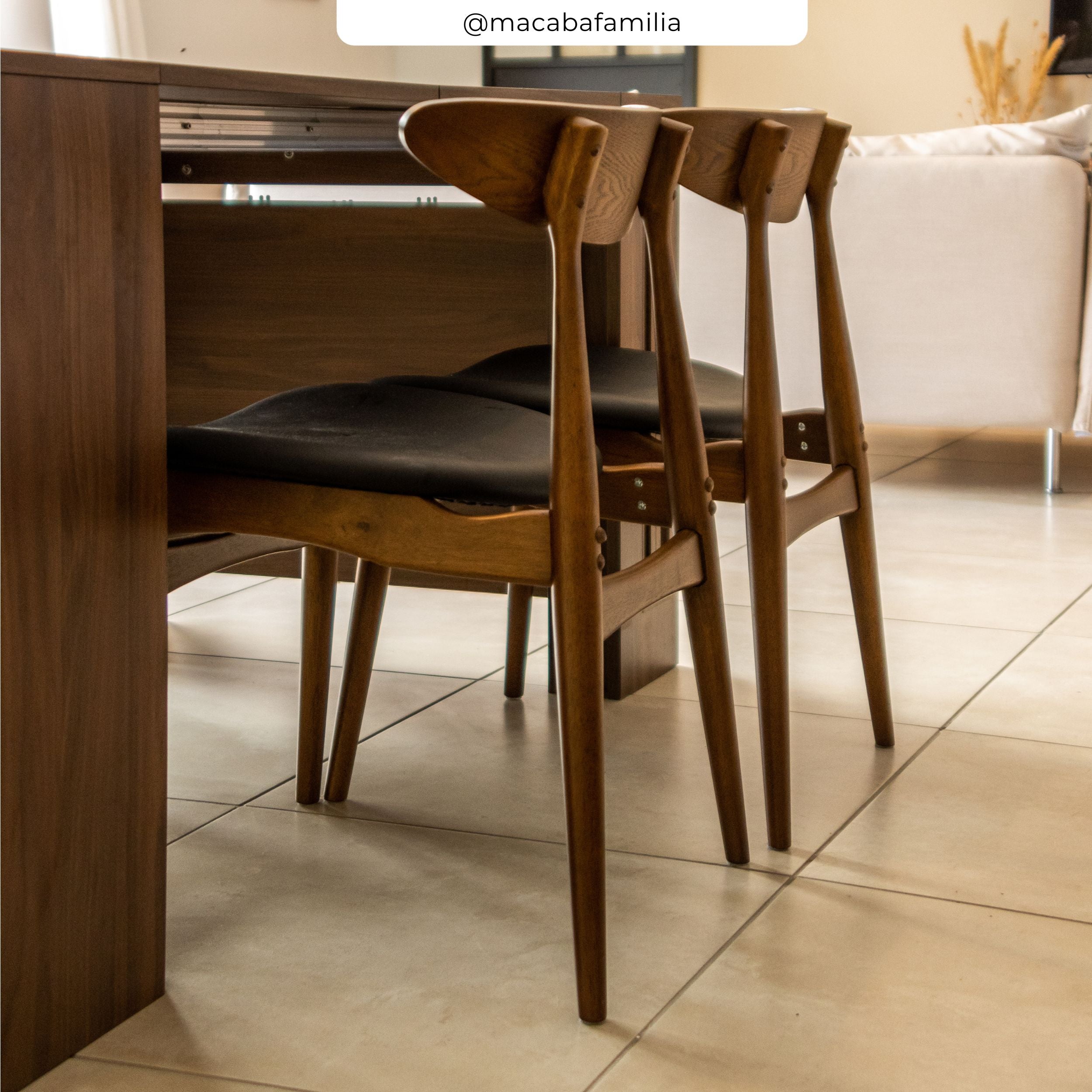 2 sedie in legno scuro e similpelle nera rdv deco