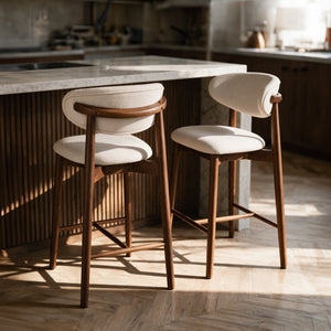 2 chaises de bar, bar en marbre et bois Yuna – Maison Pavane