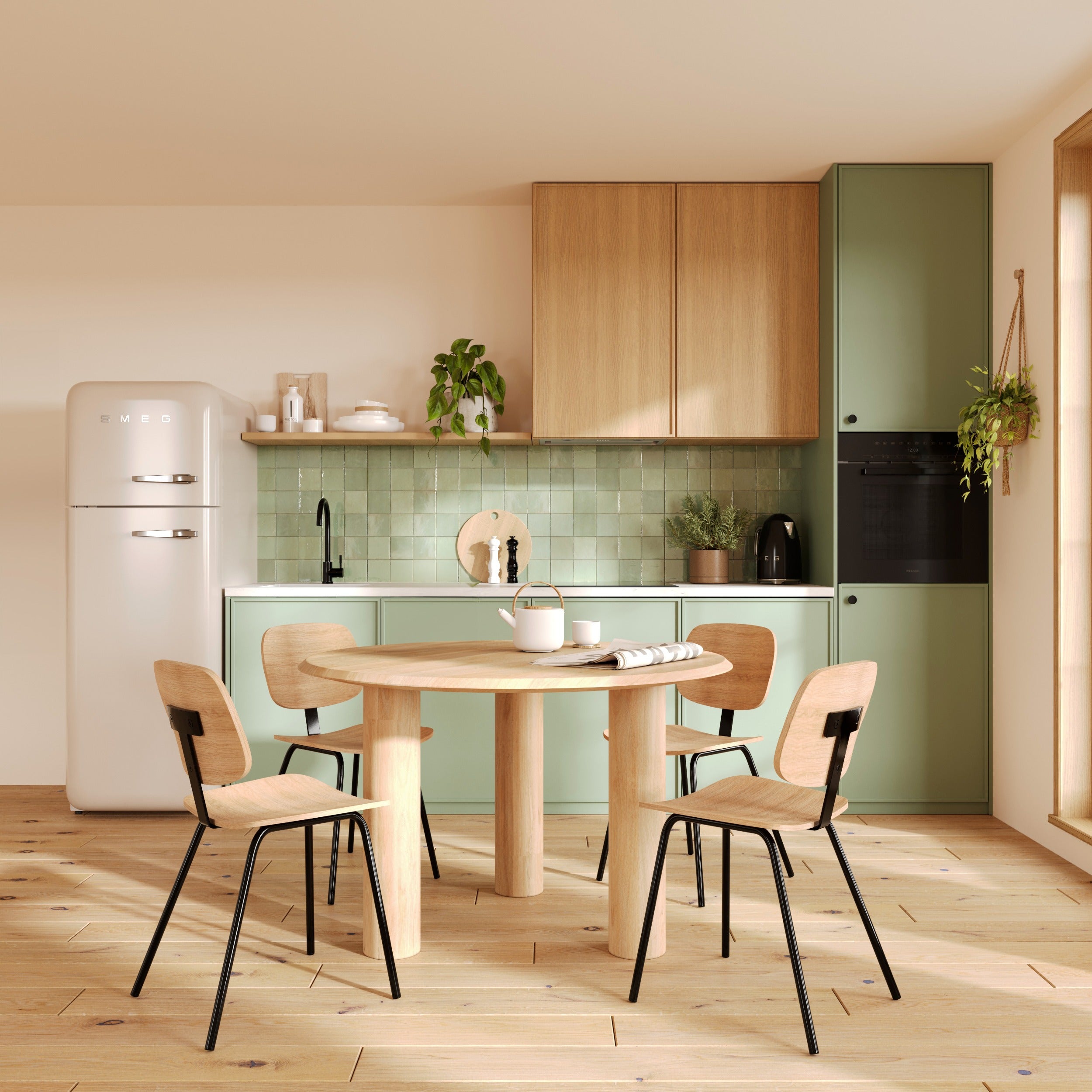 2 chaises en bois clair hoodies rdv deco