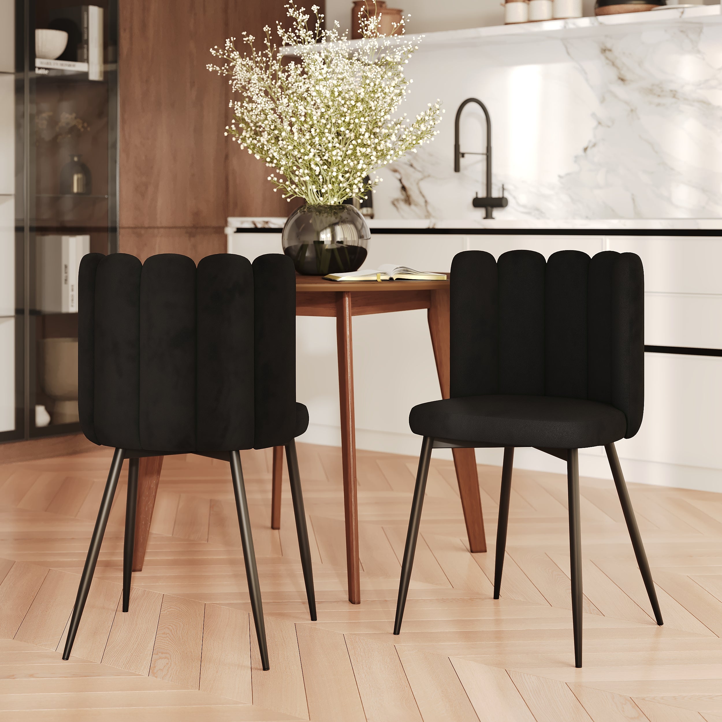 2 chaises velours noir Rosy pieds noirs