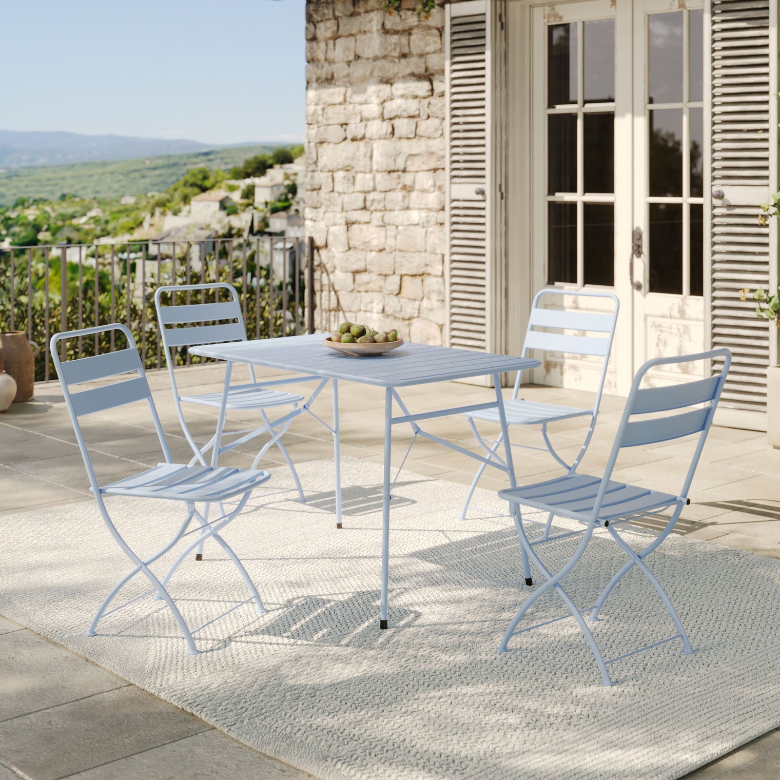 4 places tables et chaises de jardin bleu pastel
