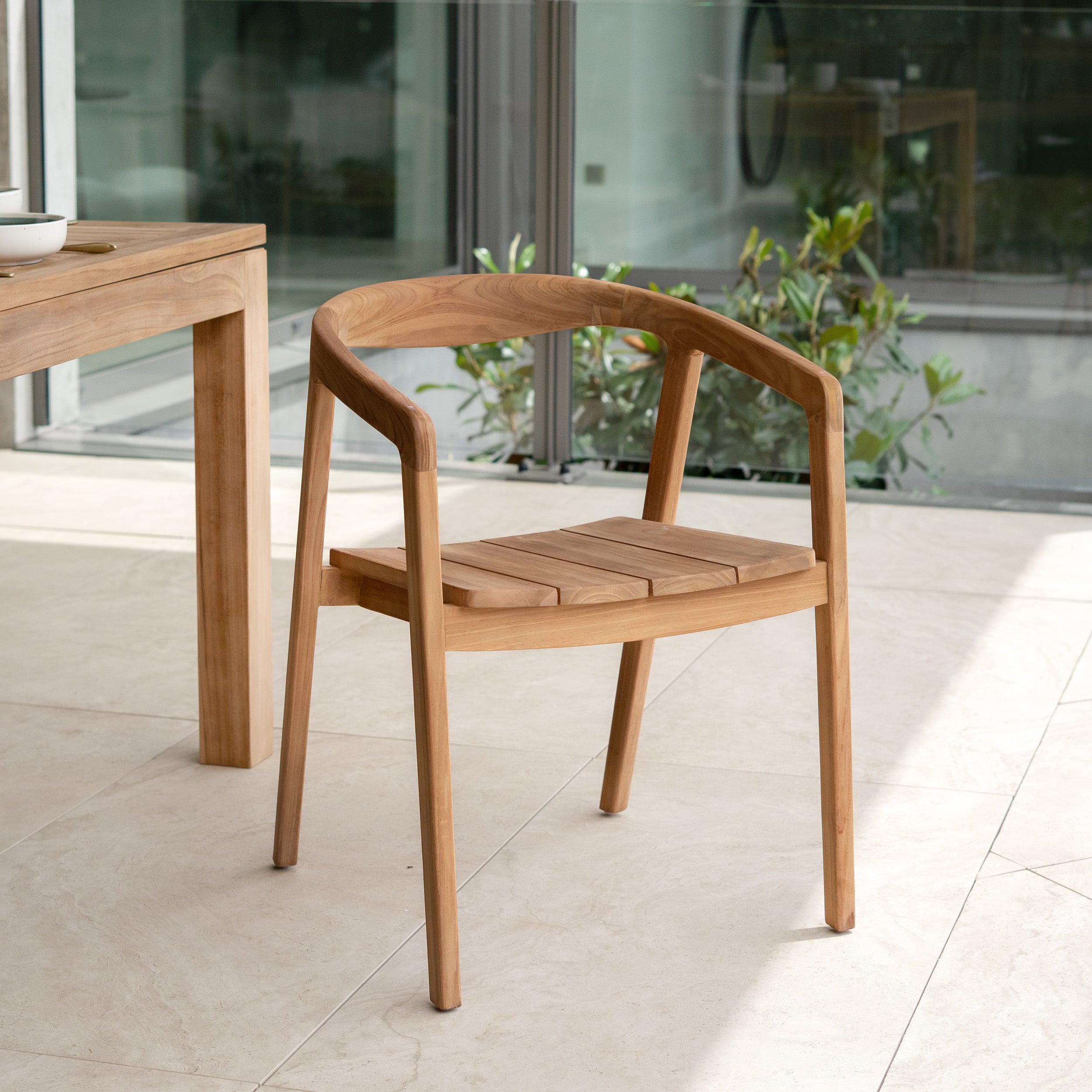 Table et chaises de jardin Lumo en bois de teck recyclé, 8 personnes