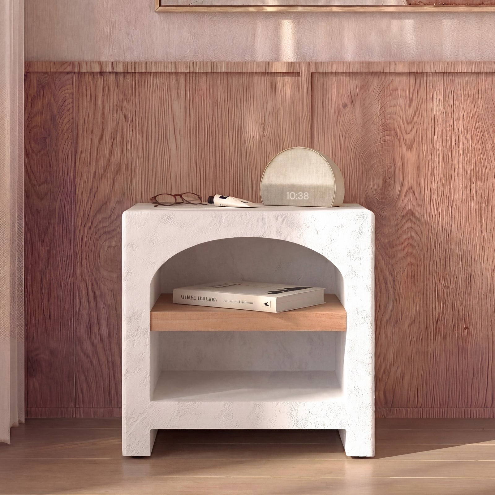 Ambiance table de chevet Fira plâtre blanc cassé acacia chambre style grec