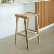Ambiance tabouret bois et cannage 65 cm – Maison Pavane