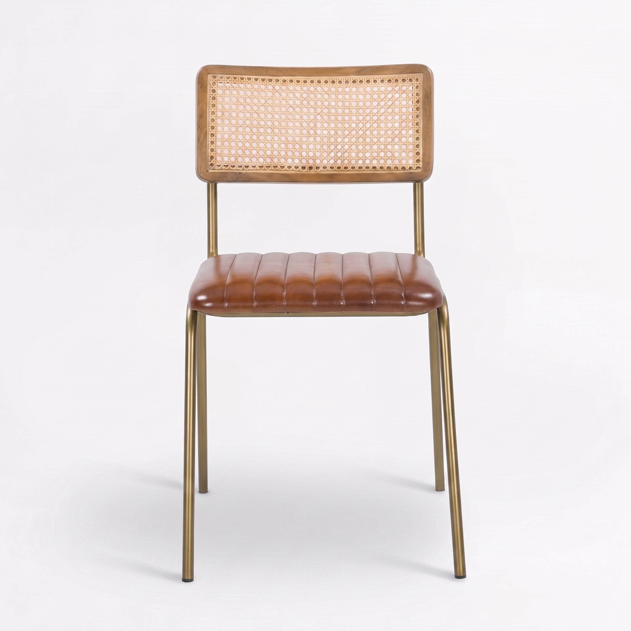 Chaise Arsène en cannage et cuir marron, vue de face - Maison Pavane