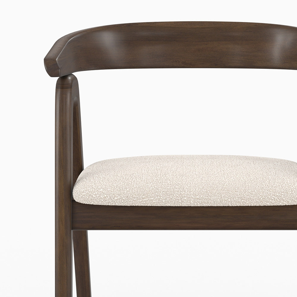 sedia in legno scuro e tessuto bouclé crema hevea hawa
