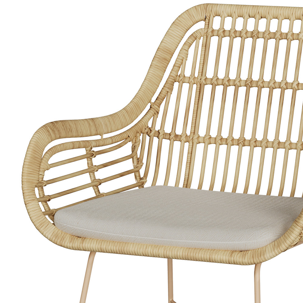 sedia chiloe in rattan con piedi e cuscino beige