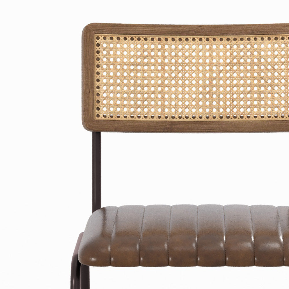 Chaise de bar Arsène, détail du cannage et des coutures du cuir - Maison Pavane