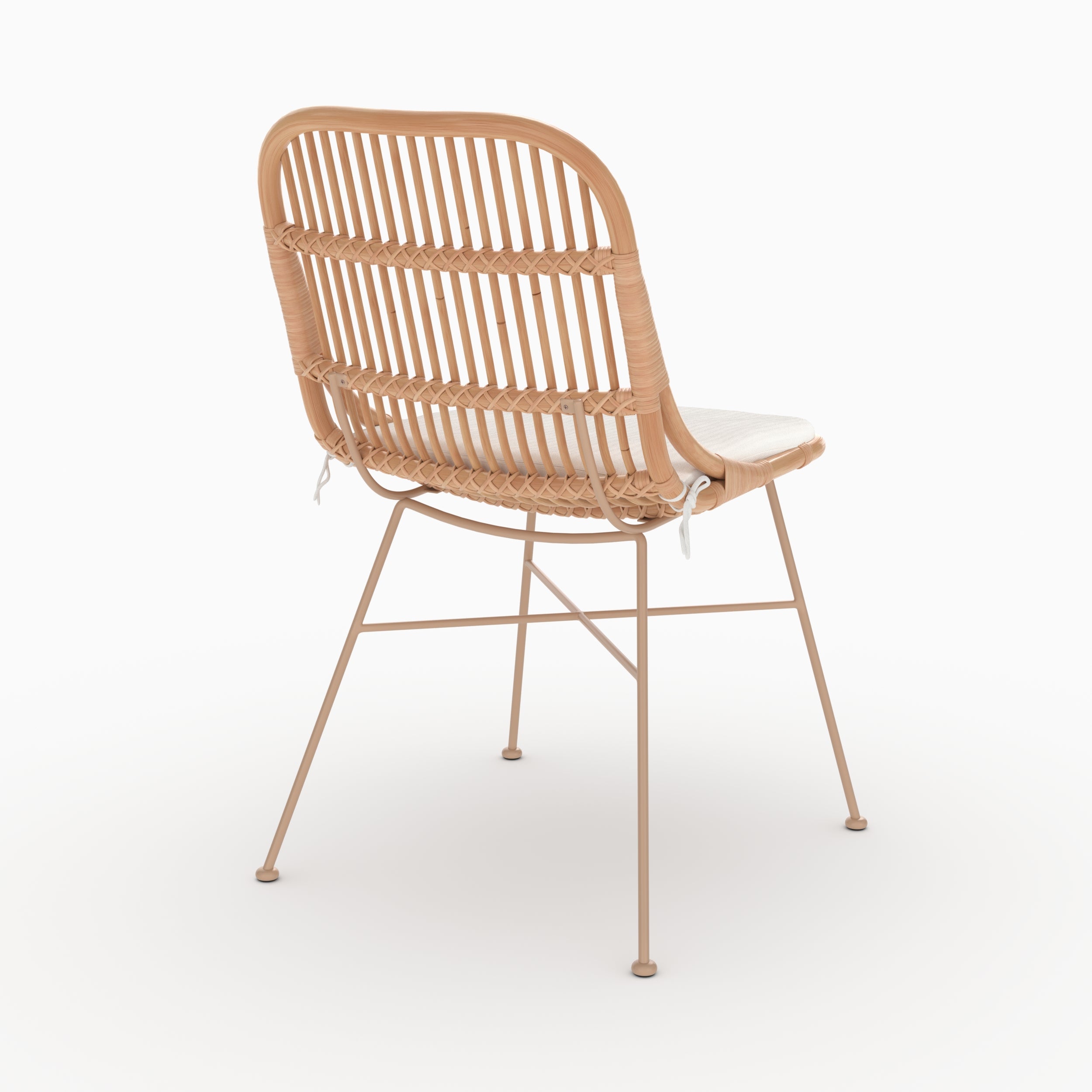 Chaise en rotin beige avec coussin d assise