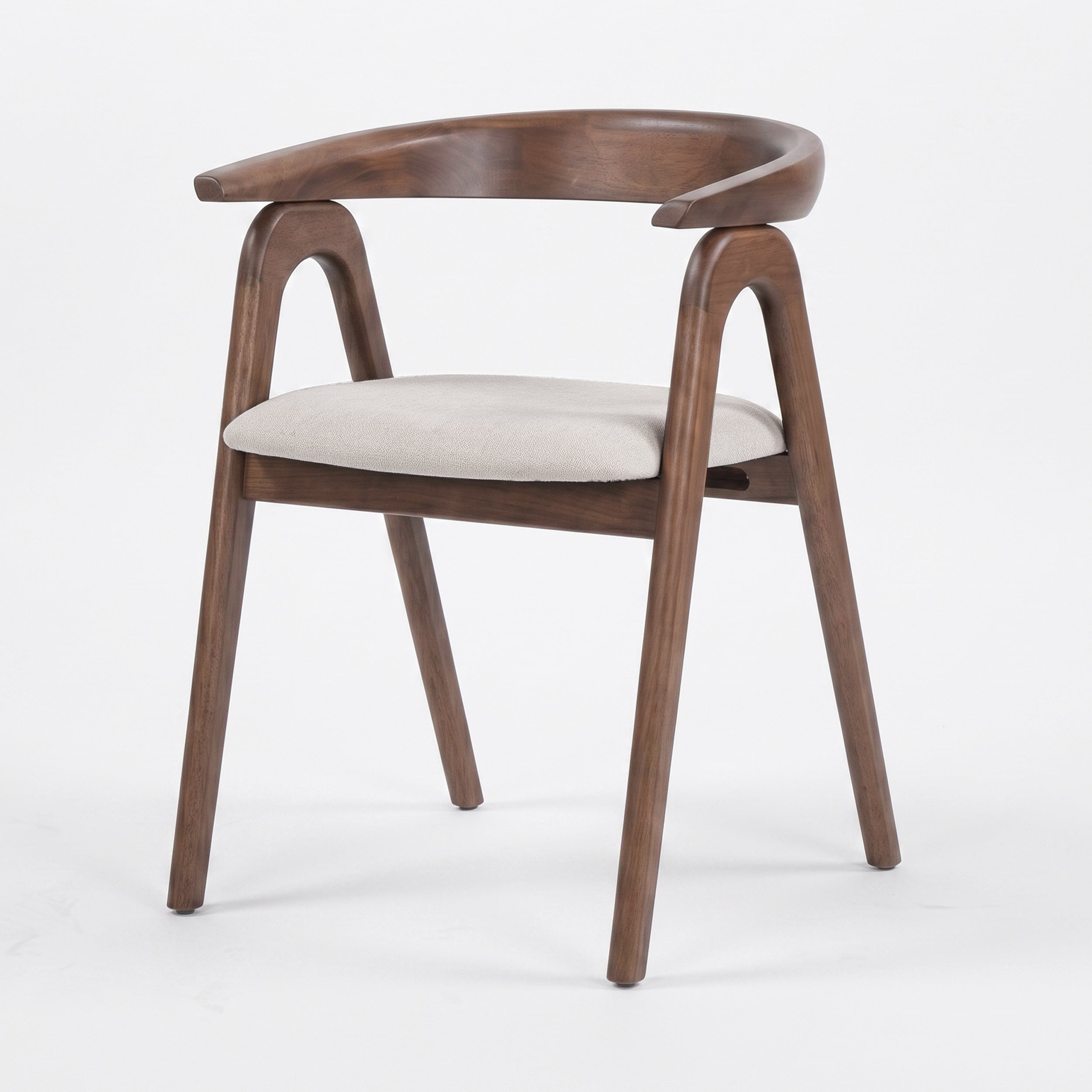 Chaise Hawa en bois marron, assise beige, vue de trois-quarts droite - Maison Pavane