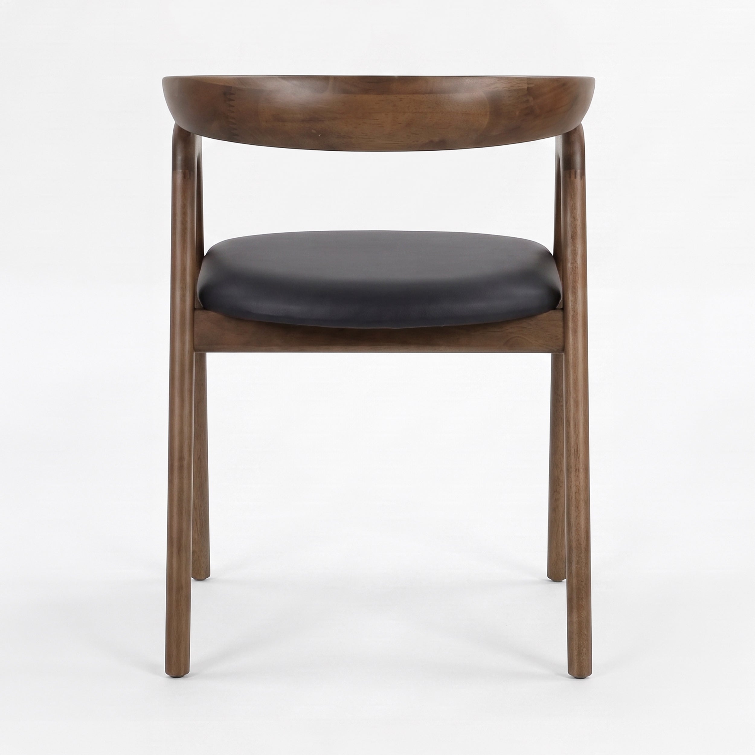 Chaise Hawa en bois d'hévéa marron et cuir synthétique noir, vue de dos - Maison Pavane
