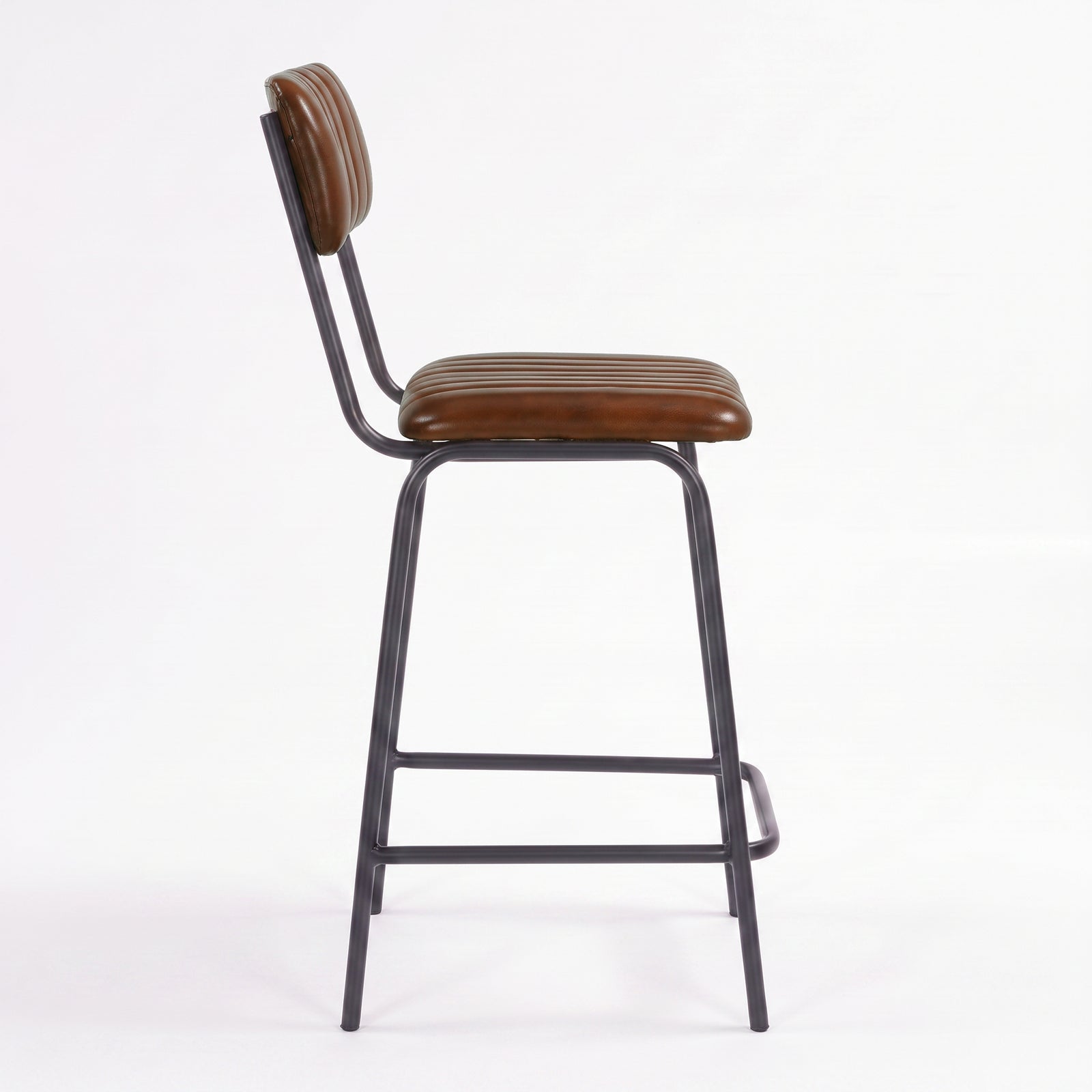 Chaise pour îlot central Arsène 65 cm en cuir de buffle marron, vue de profil - Maison Pavane