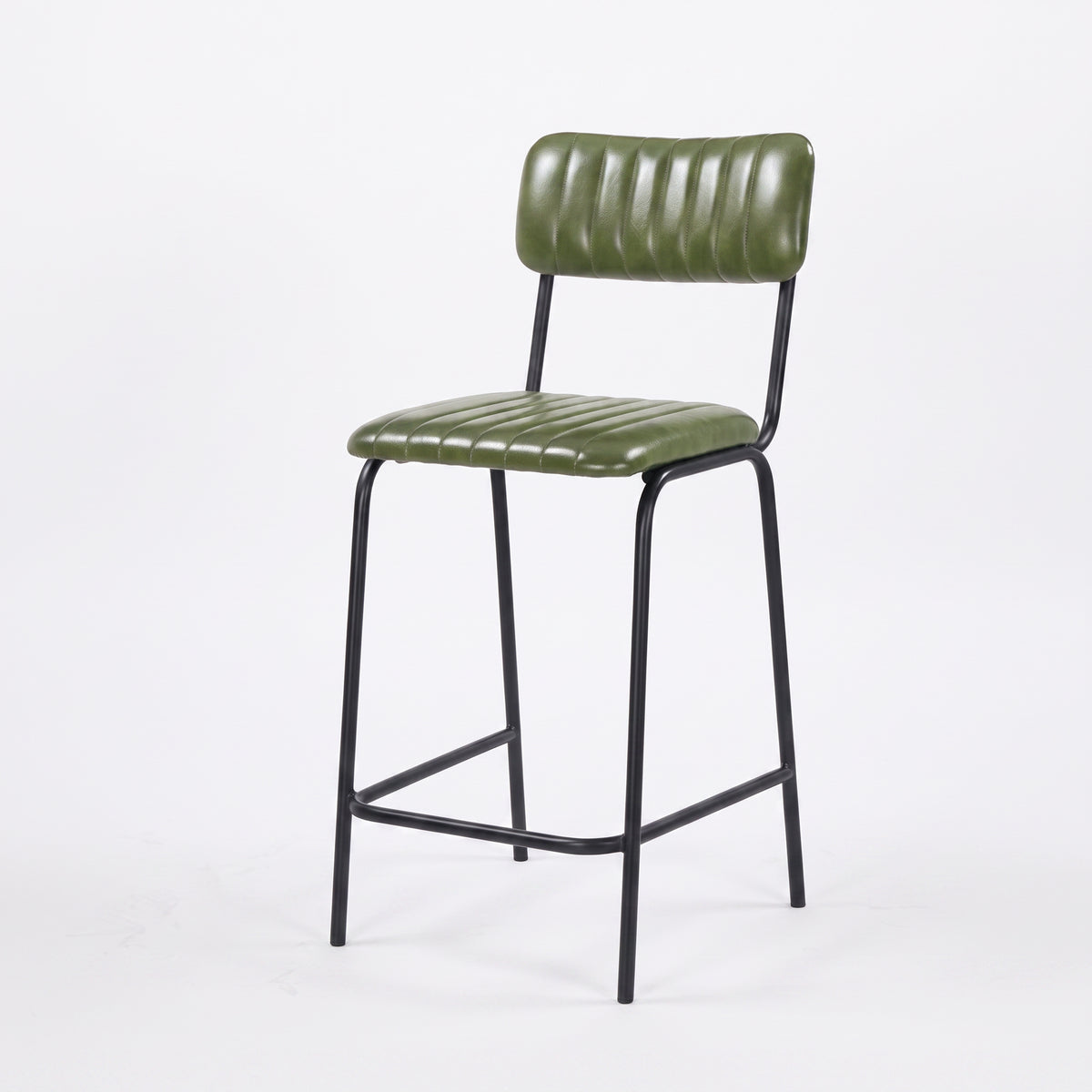 Chaise pour îlot central Arsène 65 cm en cuir de buffle vert, vue trois-quarts - Maison Pavane