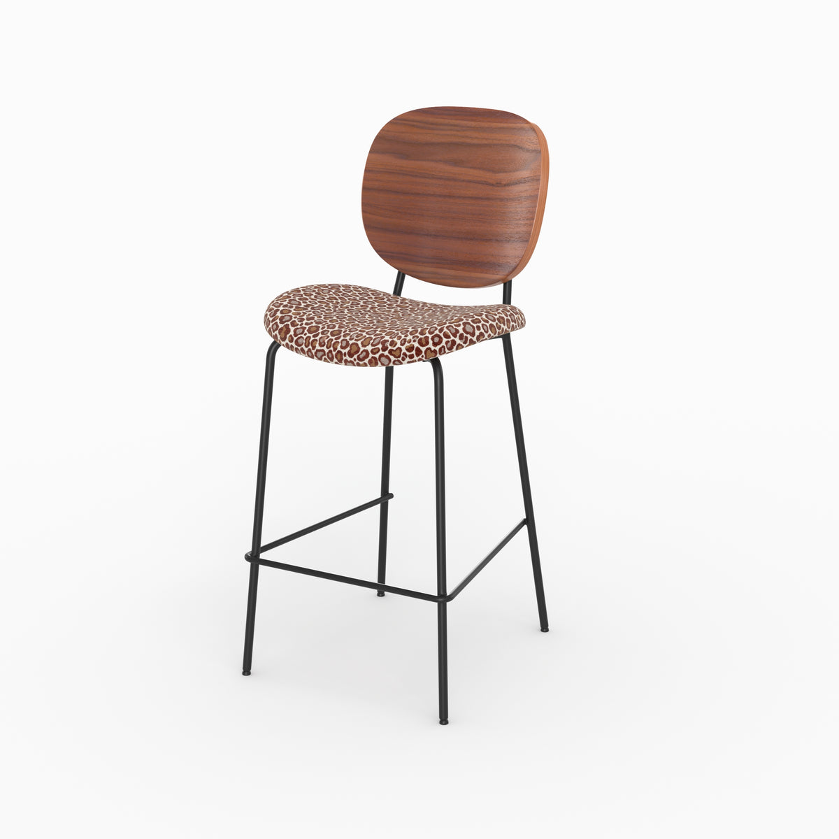 Chaise pour îlot central Simone en tissu léopard bordeaux et bois, pieds en métal noir, vue de trois-quarts - Maison Pavane
