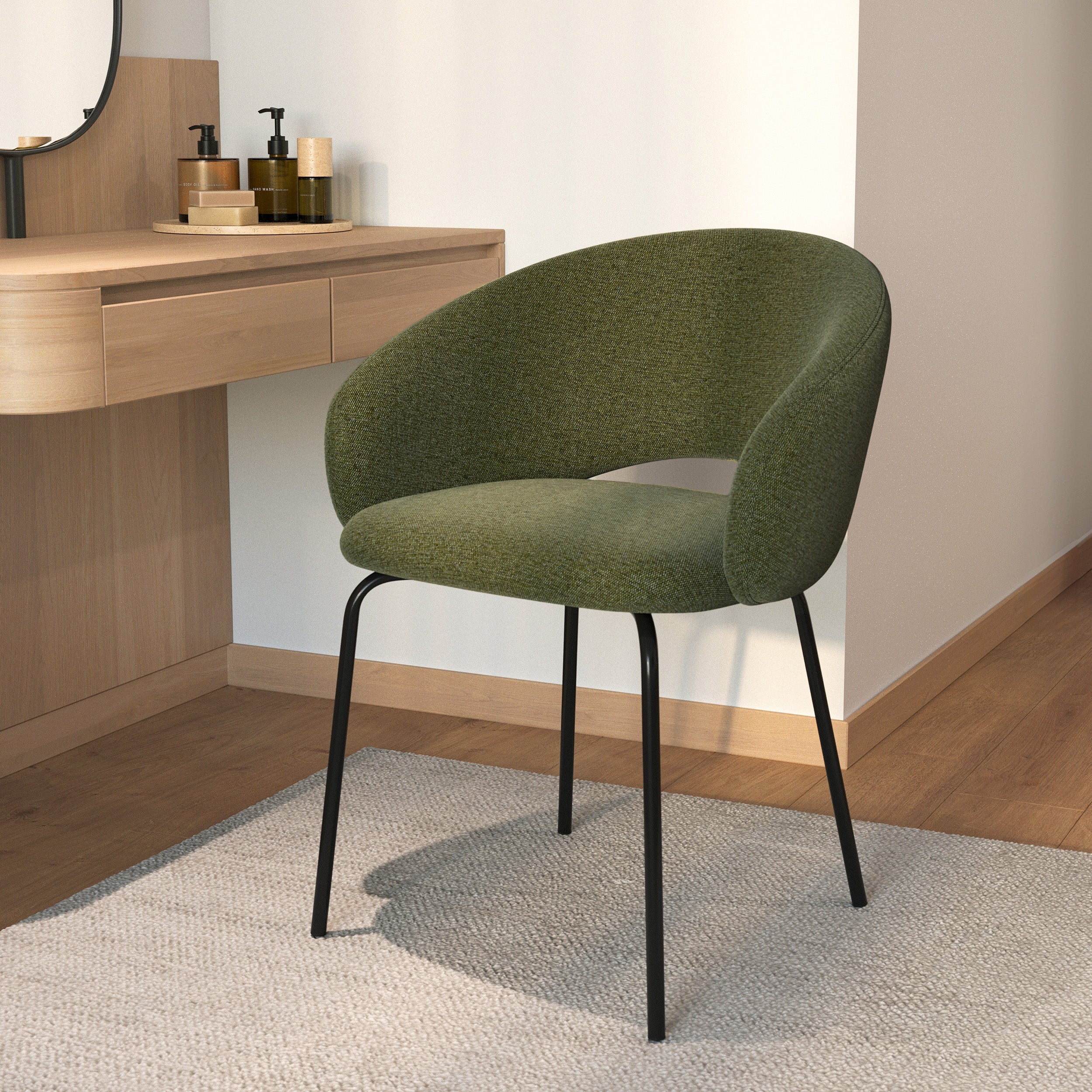 Chaise tissu vert pieds noir dos a trou milly