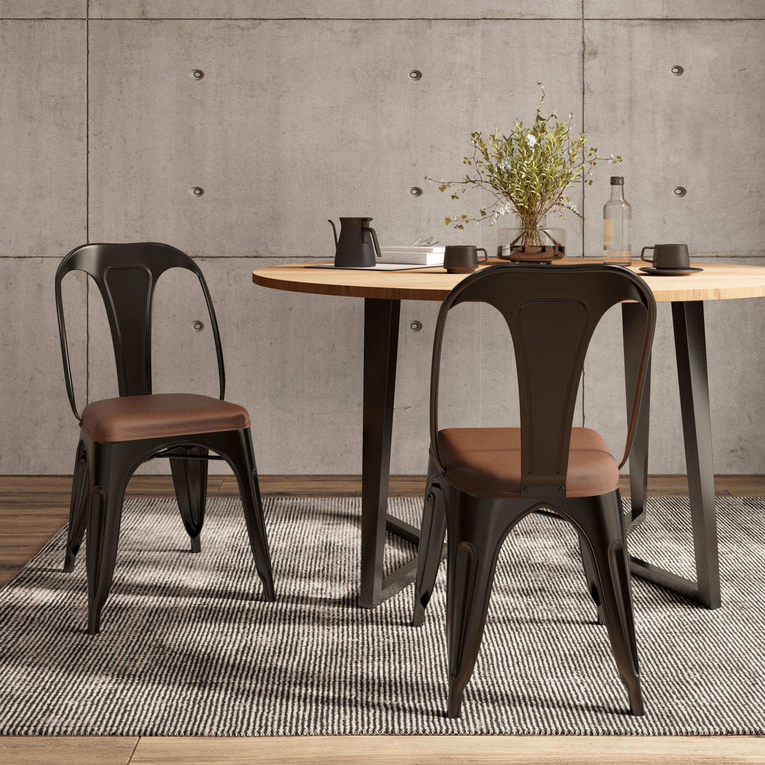 chaises metal noir et marron indus
