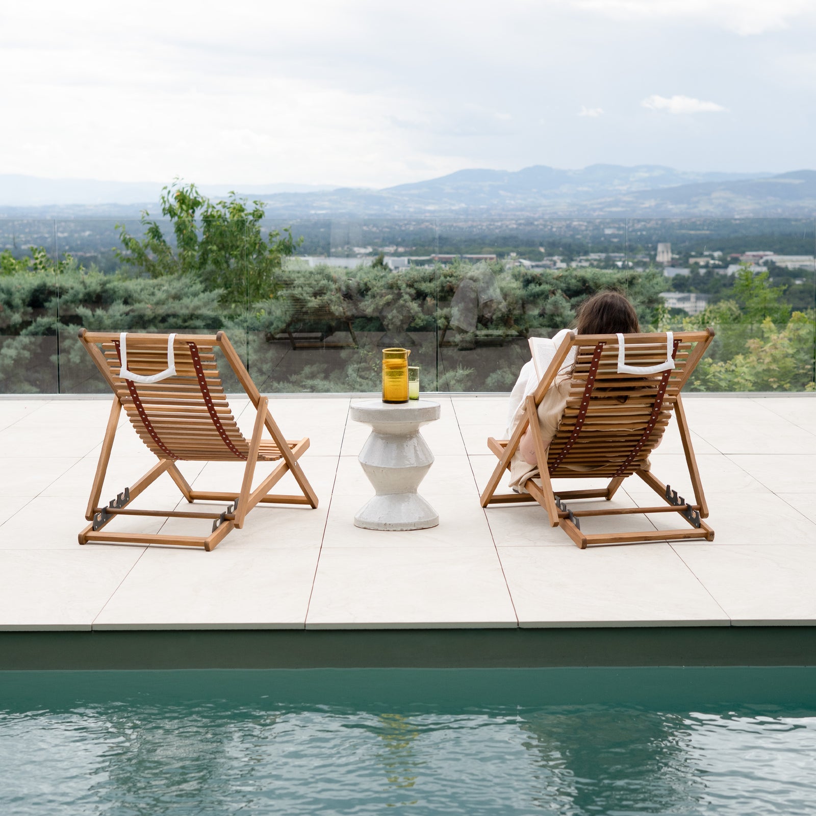 Chilienne bois tissu blanc piscine – Maison Pavane