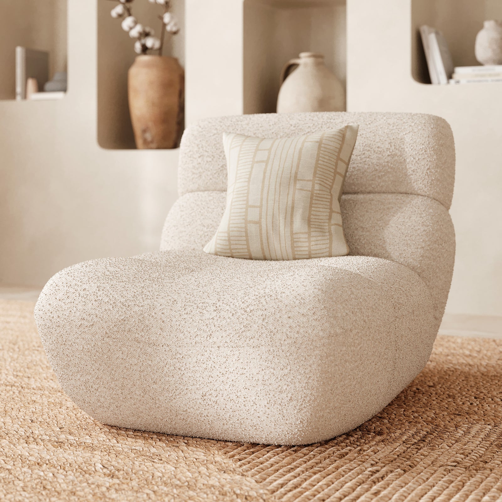 Fauteuil confortable salon blanc beige