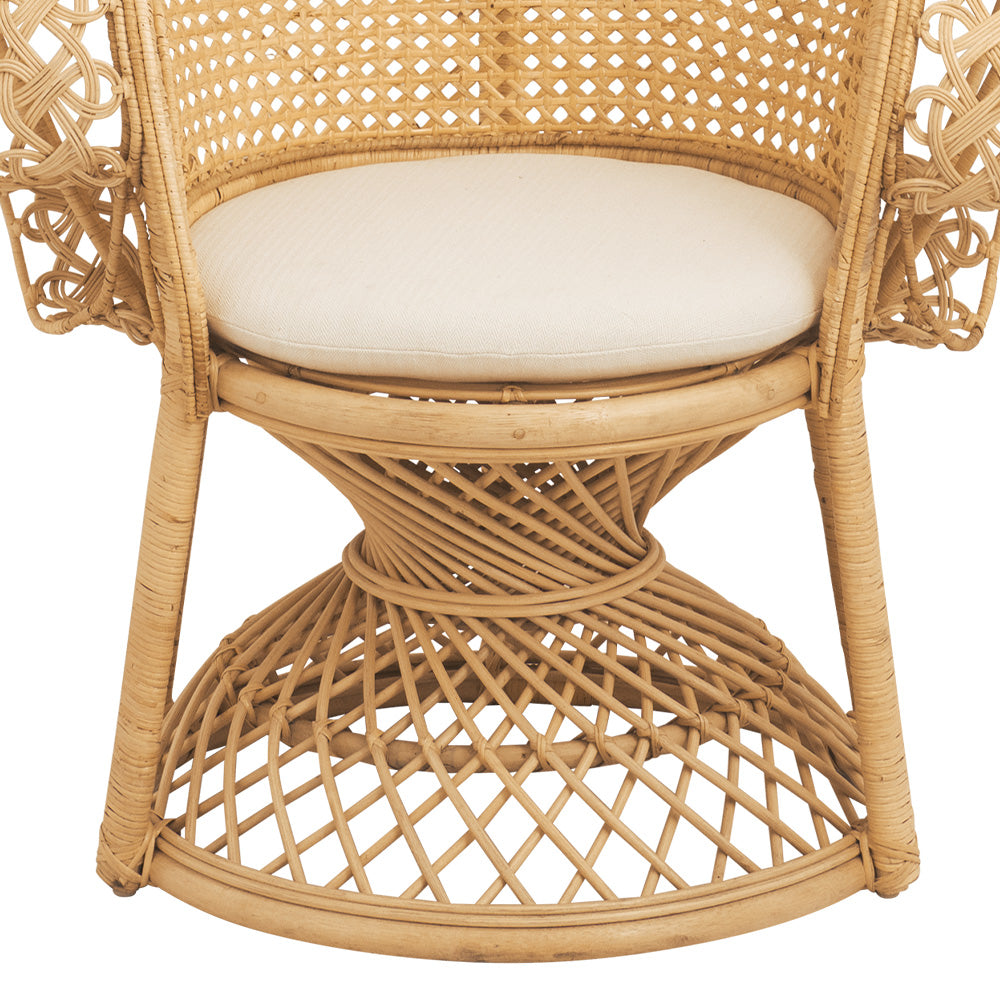 poltrona in rattan con cuscino rotondo bianco eloa