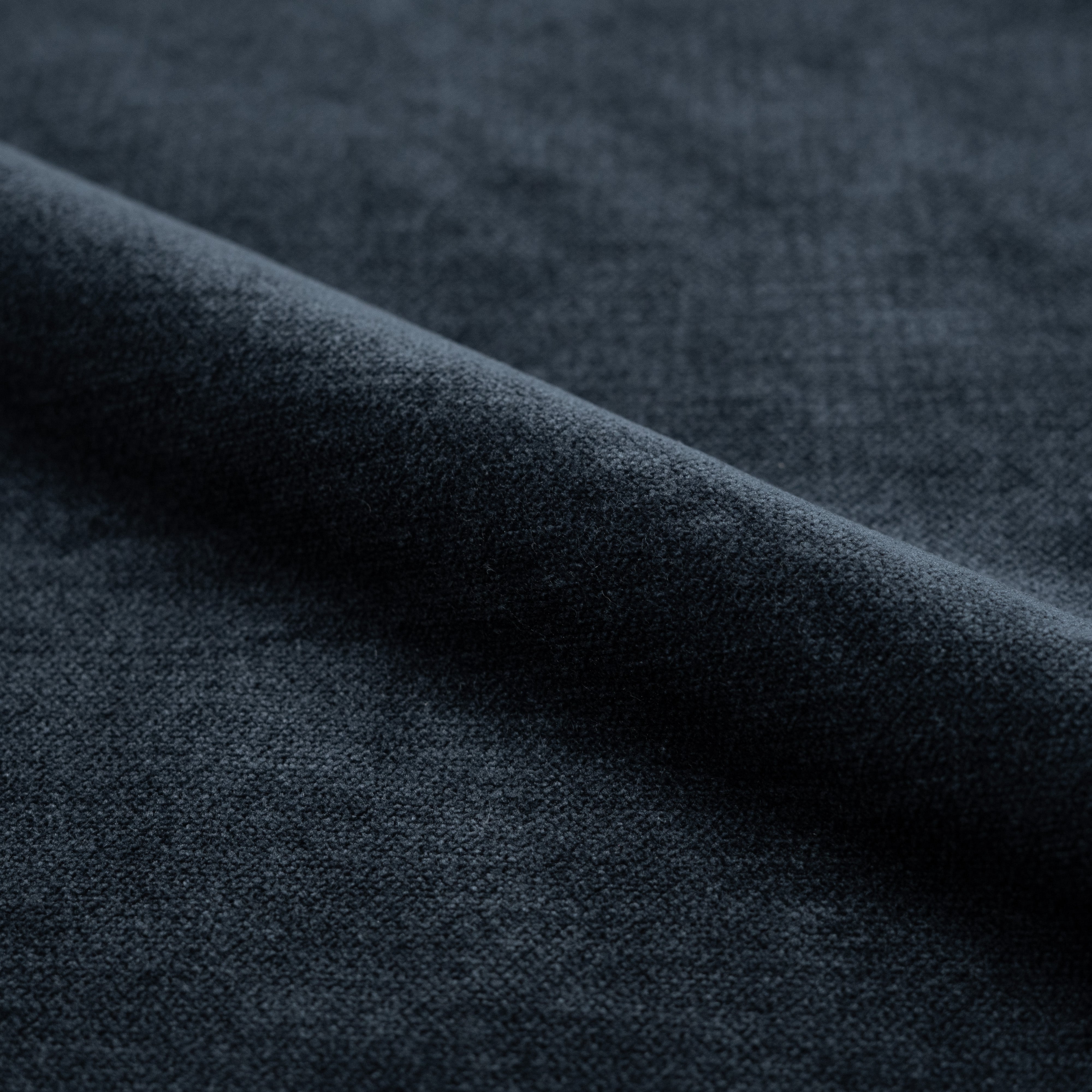 Fauteuil en velours bleu nuit foncé Ricci