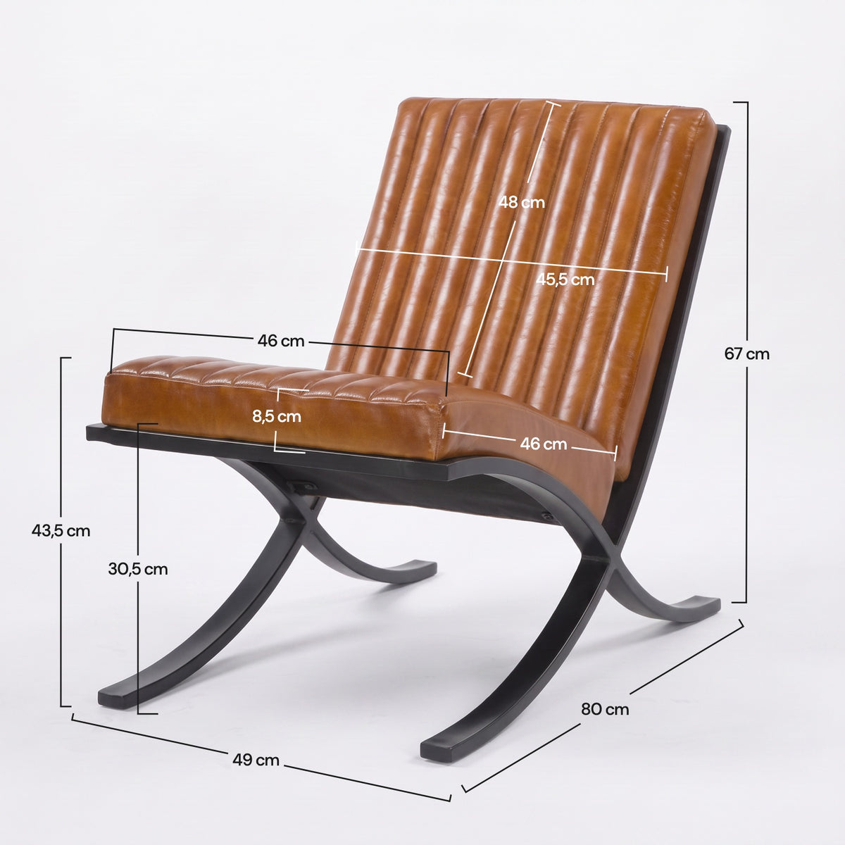 Dimensions du fauteuil Gustave en cuir de buffle marron et pieds en métal noir - Maison Pavane