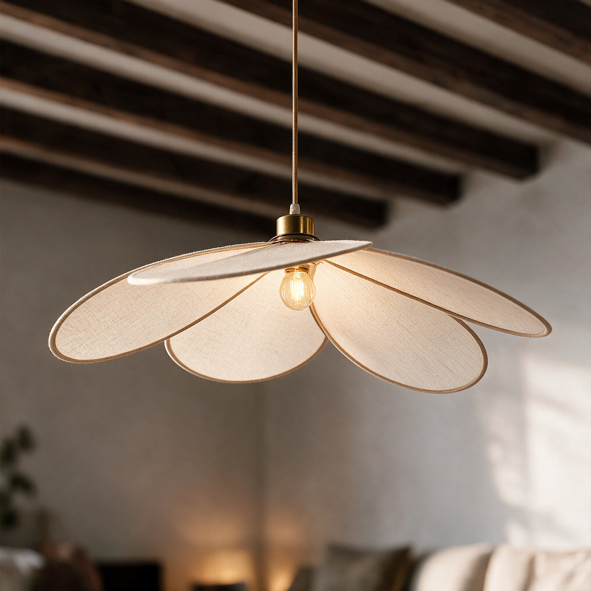 Jolie suspension Flora en rotin florale – Maison Pavane