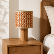 Lámpara de mesa Phil de madera de roble y bambú crema y naranja