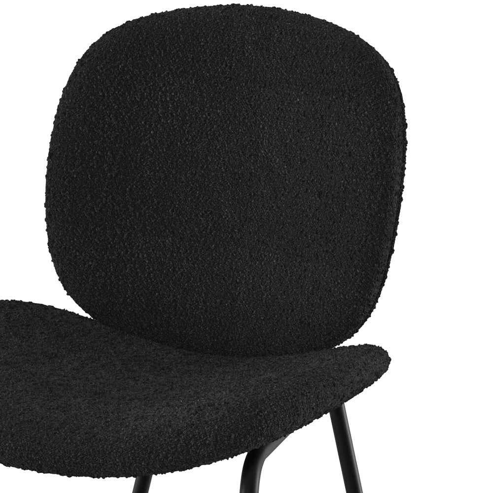 set di 2 sedie iris in tessuto bouclé nero con gambe in metallo nero