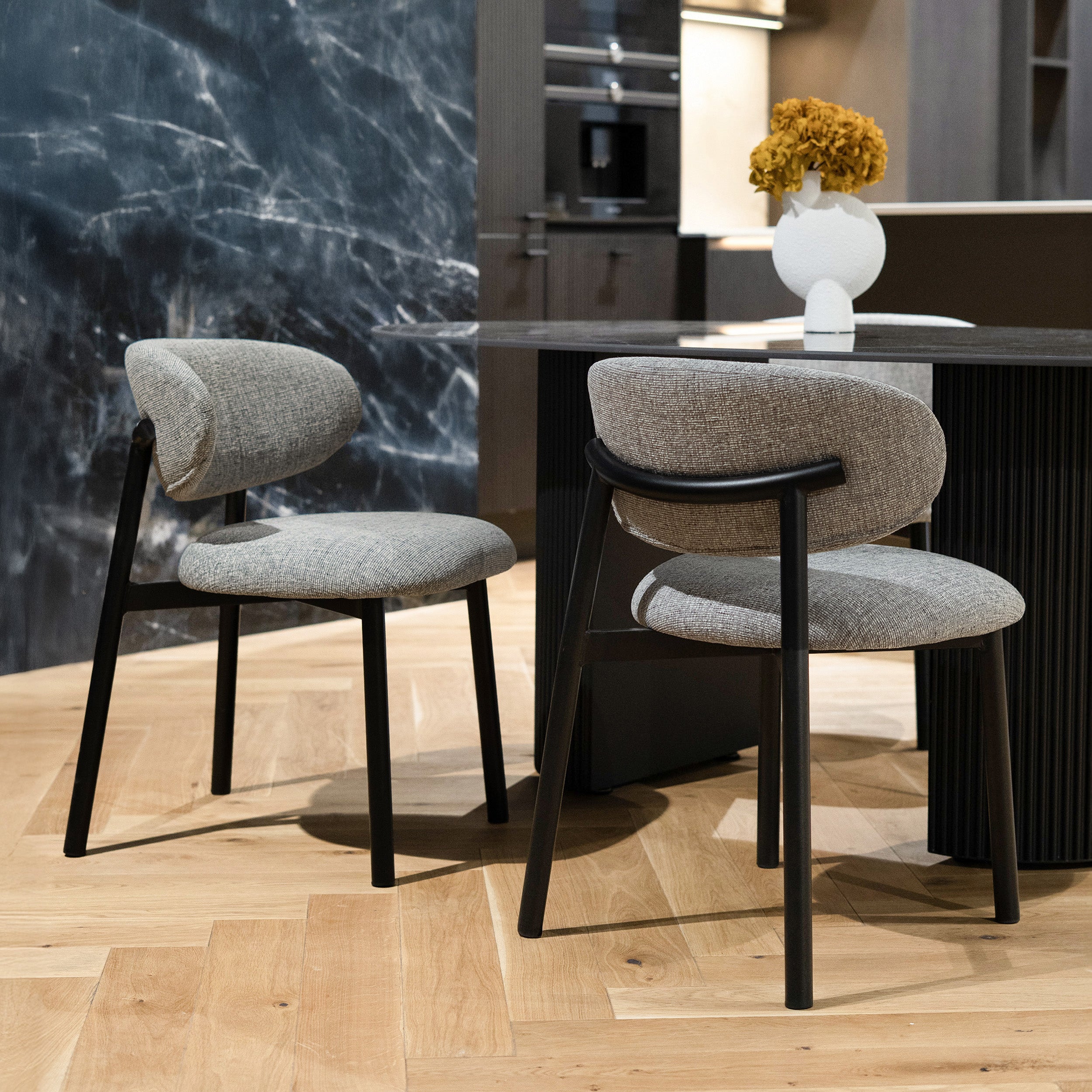 Lot de 2 chaises en tissu gris foncé nao