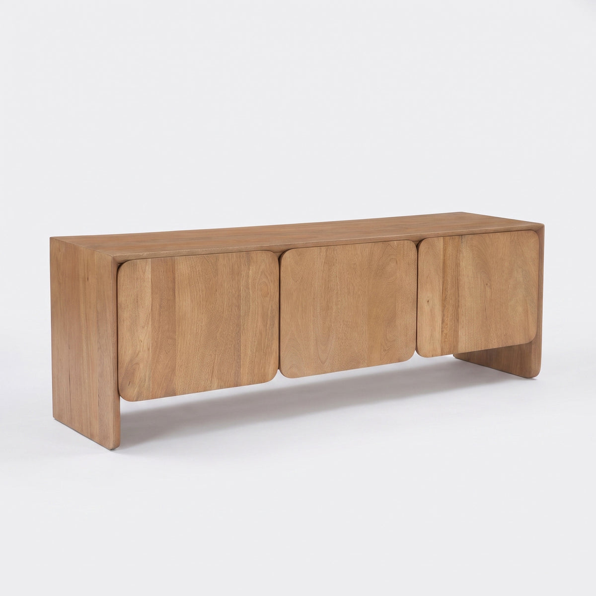 Détail du plateau et de la façade en bois de manguier marron clair du meuble TV Achille - Maison Pavane