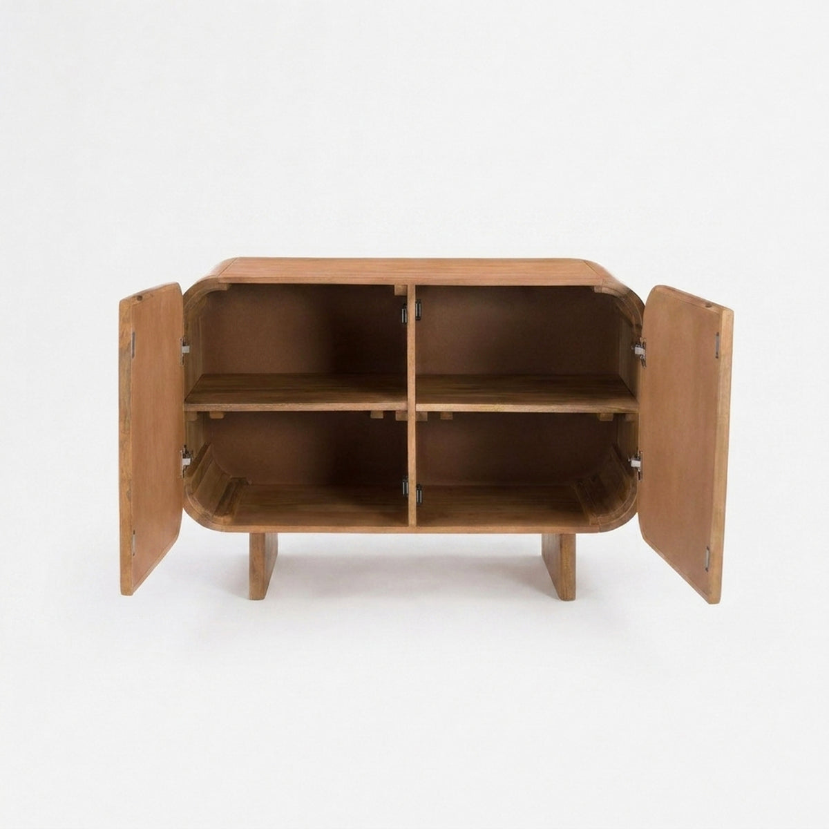 Petit buffet Ezio en bois de manguier et cannage, portes ouvertes - Maison Pavane