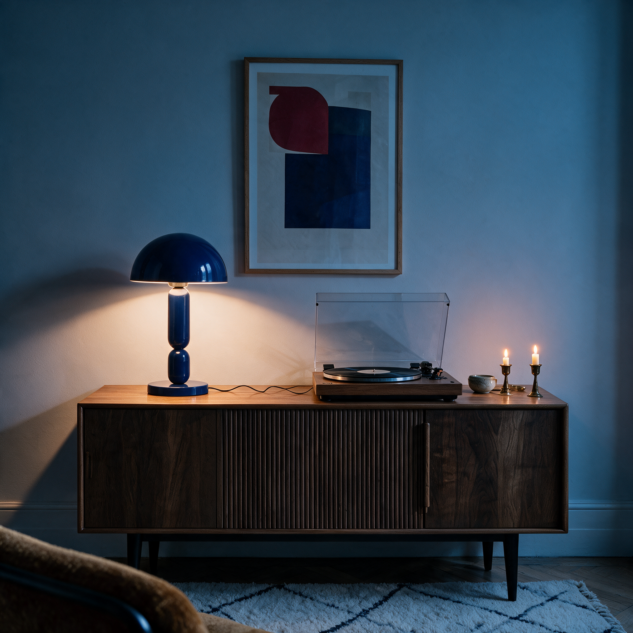 Lampe Romy en bois et métal bleu foncé