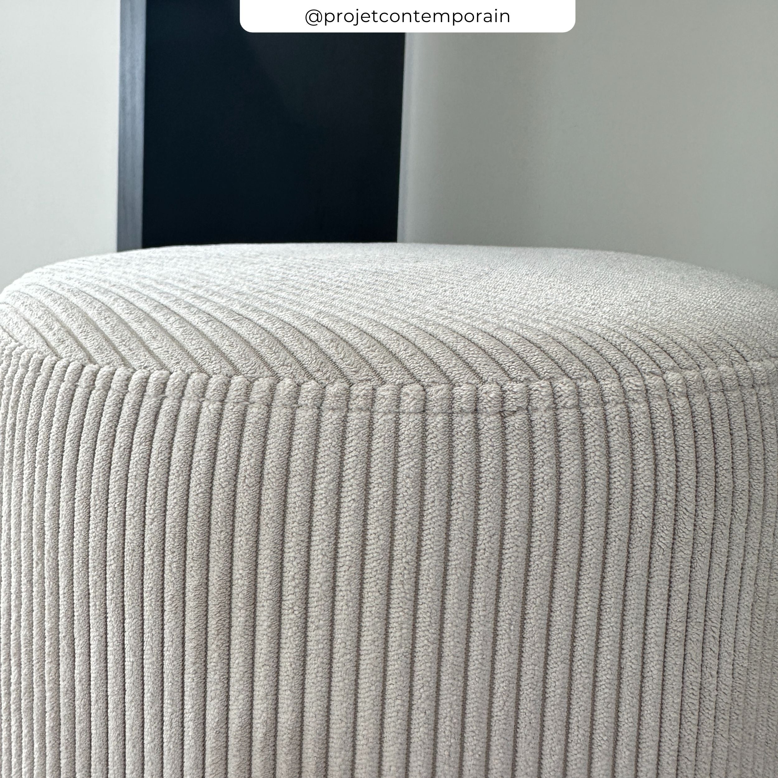 Pouf beige velours côtelé