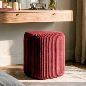 Pouf Emmy triangulaire en velours côtelé bordeaux