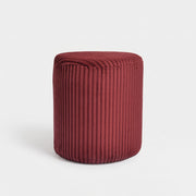 Pouf Emmy triangulaire en velours côtelé bordeaux - Maison Pavane