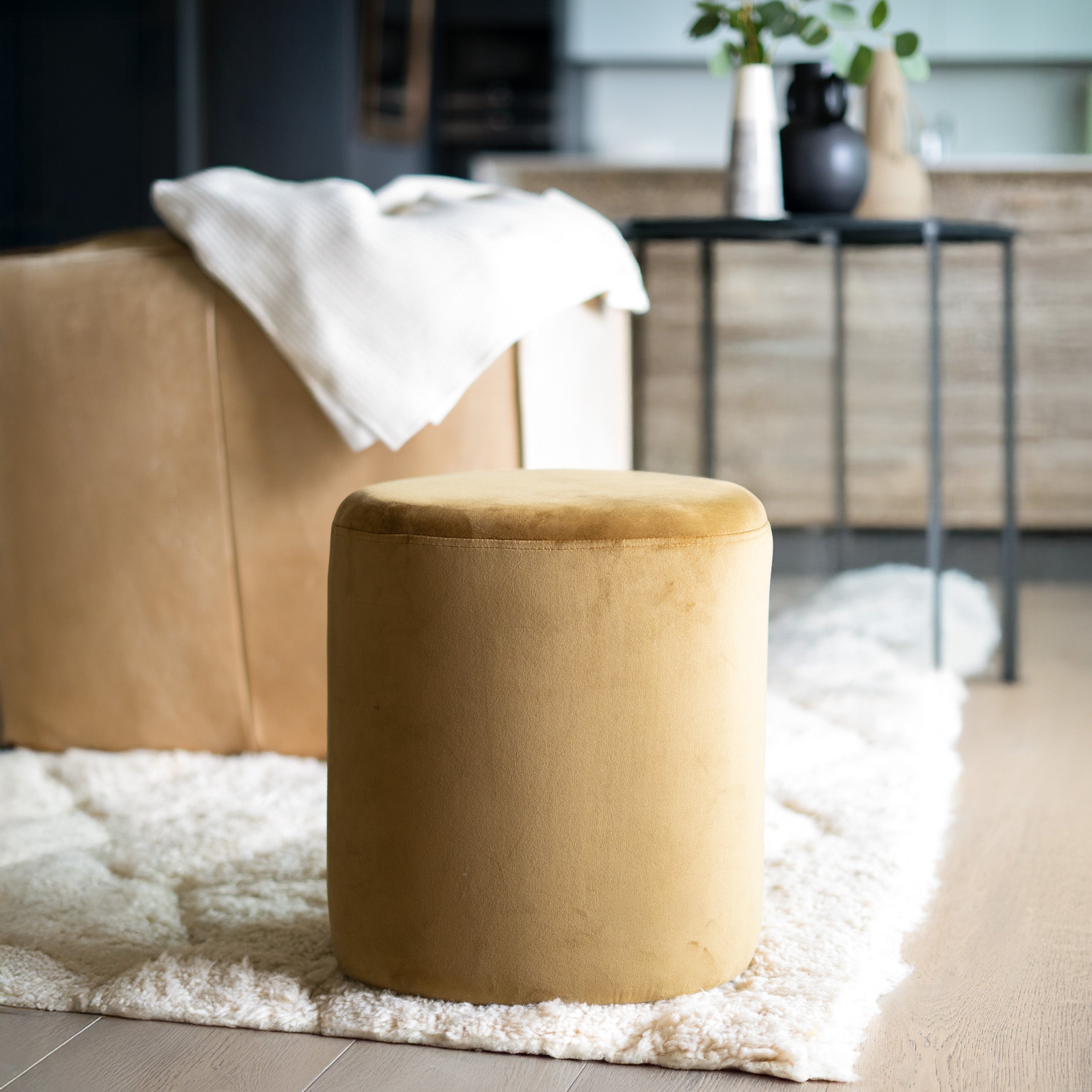 pouf velours jaune emmy triangluaire