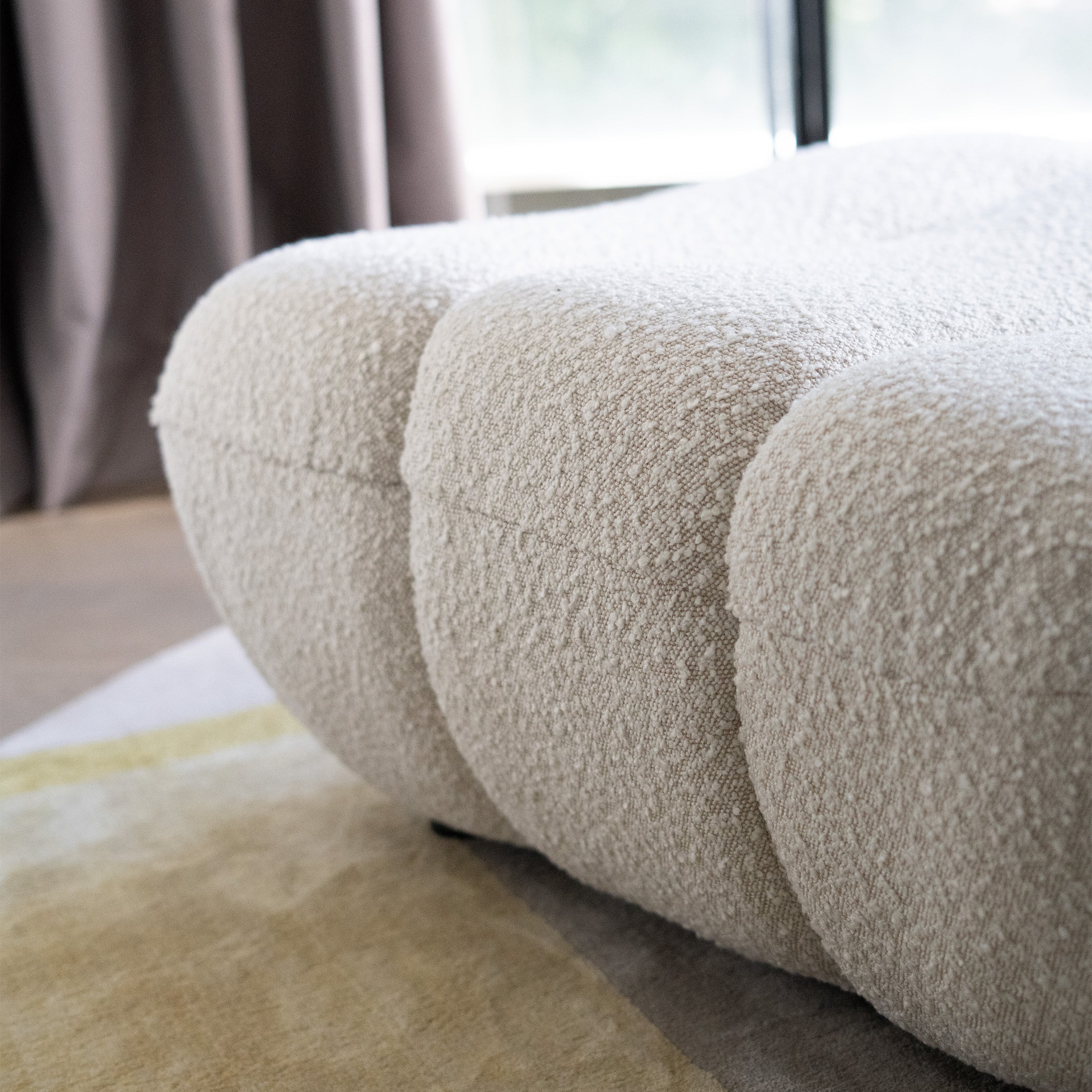 Pouf Teddy per divano modulare in tessuto bouclé bianco