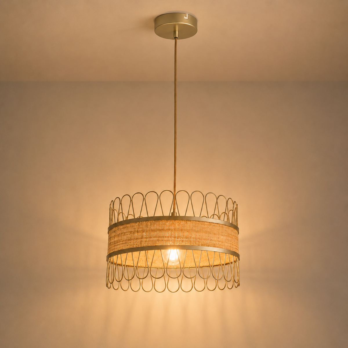 Socle doré suspension rotin – Maison Pavane
