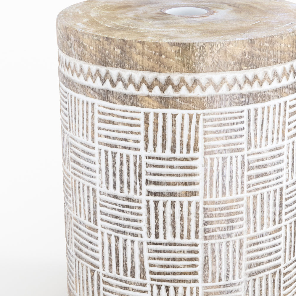 piede per ombrellone in legno di suar con incisioni bianche, stile Soka bohemien balinese