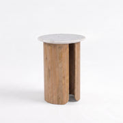 Table d'appoint Léana en marbre et bois de manguier, vue de face - Maison Pavane