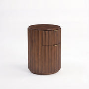 Table d'appoint Livio en bois de manguier noyer, vue de trois quarts - Maison Pavane