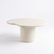 Table basse organique Anafi en fibre d'argile effet béton écrue - Maison Pavane