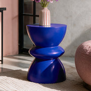 Table d'appoint bleu roi et vase rayé Maupiti – Maison Pavane
