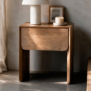 Comodino Achille in legno di mango marrone chiaro