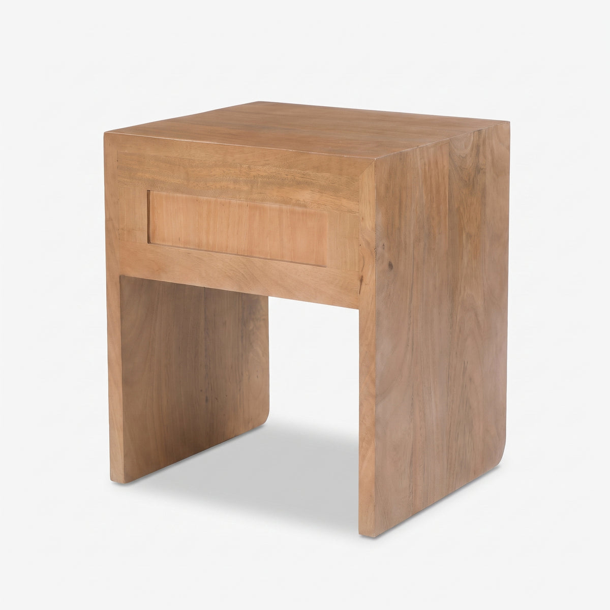 Table de chevet Achille en bois de manguier marron clair, vue de trois quarts arrière - Maison Pavane