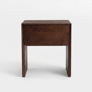 Table de chevet Achille en bois de manguier marron foncé, vue de face - Maison Pavane